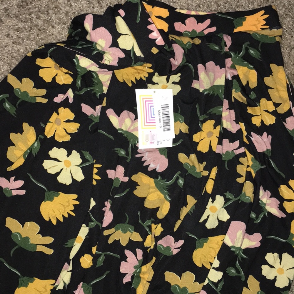 Lularoe black floral Madison skirt
